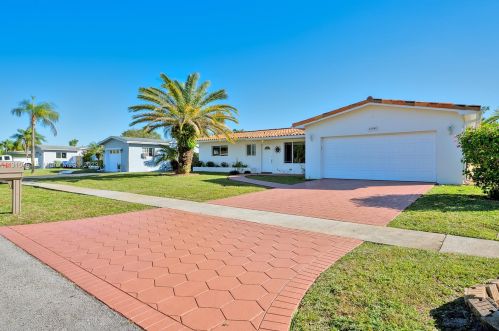 11040 16th St, Hollywood, FL 33026-2710