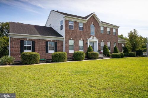 13 Victoria Dr, Swedesboro NJ  08085-3093 exterior