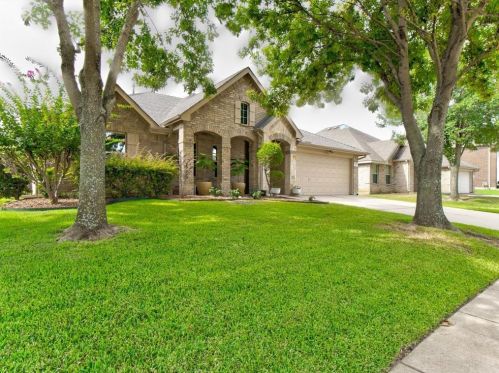4004 Wildbriar Ln, Midlothian TX  76063-6758 exterior