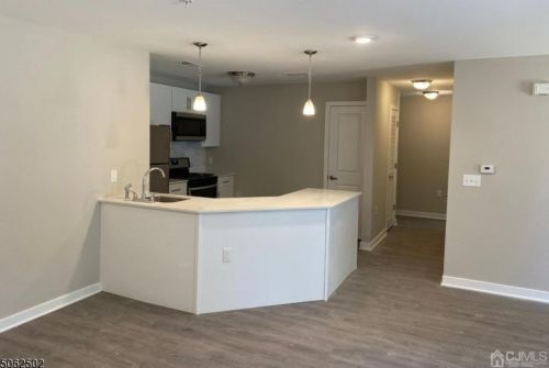 85 Main St, East Brunswick NJ  08816-4771 exterior