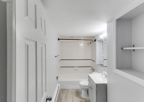 1406 8th St, North Bergen, NJ 07047-1700