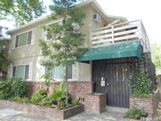 2523 I St, Sacramento, CA 95816-4255