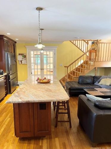 118 Belltown Rd, Stamford CT  06905-3728 exterior
