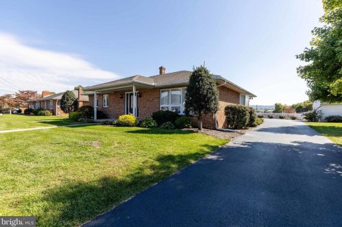 7700 Scenic Dr, Lees Cross Roads, PA 17257-9351