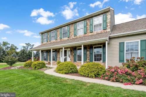 10467 Trexler Rd, Breinigsville, PA 18031-1743