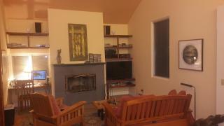 5938 Chabot Rd, Oakland, CA 94618-1253