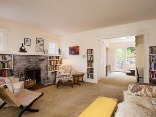 988 Doud St, Monterey CA  93940-4421 exterior