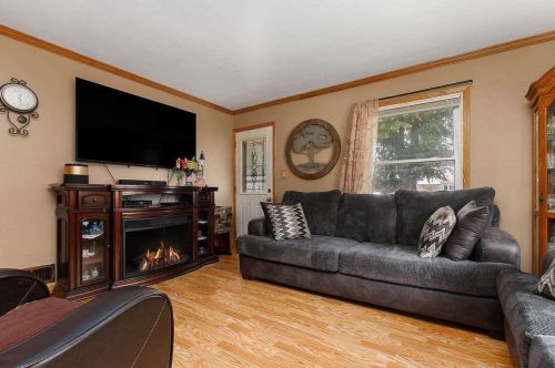 607 Schwartz St, Green Bay, WI 54302-3235