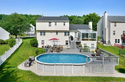 80 Settlers Ridge Rd, Milford CT  06460-3772 exterior