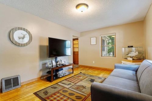 407 3rd St, New Johannesburg WI  54017-2012 exterior