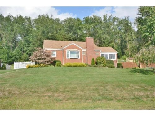 5060 Don St, Finleyville, PA 15332-1110