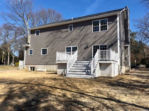 82 Blydenburgh Rd, South Setauket, NY 11720-4300