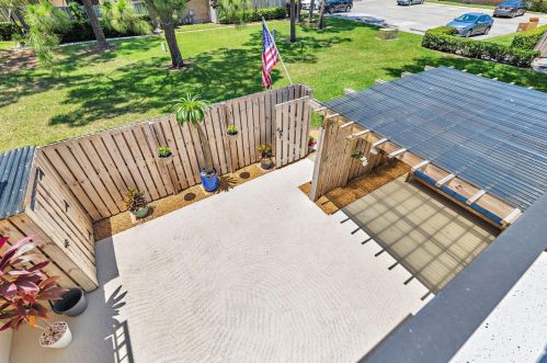 313 3rd Ln, West Palm Beach, FL 33418-3547