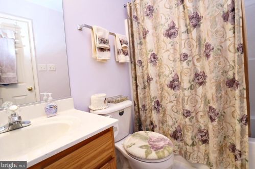 123 Posting Way, Charles Town WV  25414-9327 exterior