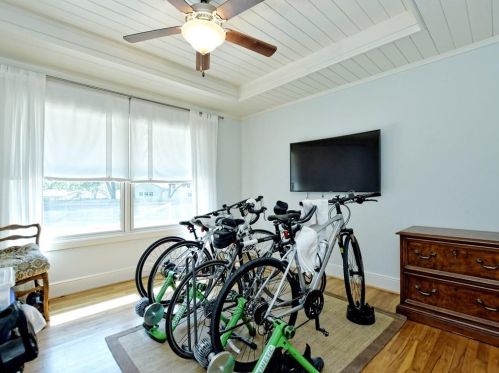 1502 16 St, Georgetown TX 78626-7063 exterior