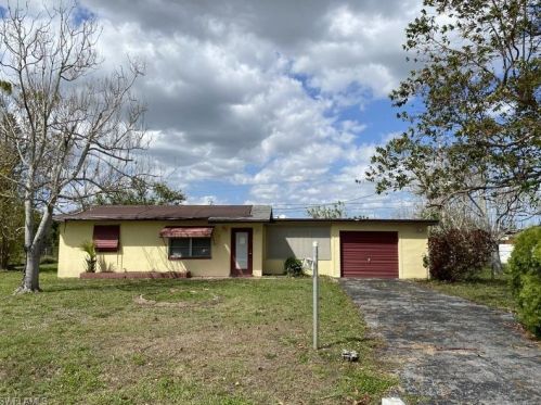 305 Jersey Rd, Lehigh Acres, FL 33936-6230