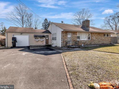 434 Klockner Rd, Trenton, NJ 08619-2820