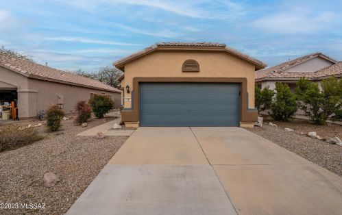 7287 Clear Canyon Dr, Tucson, AZ 85743-5133