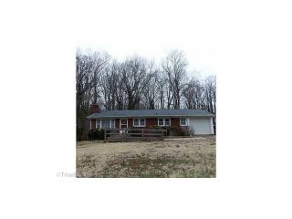 11 Hawthorne Ln, Lexington, NC 27295-1653