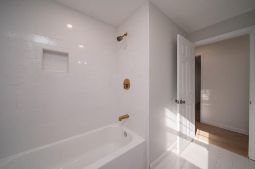 22 Bow Run, South Kingstown RI  02874-2471 exterior
