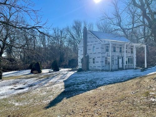 280 Rope Ferry Rd, Waterford, CT 06385-2612
