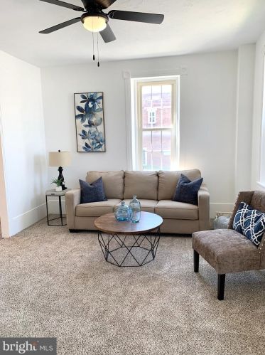 244 1st Ave, Red Lion, PA 17356-1612