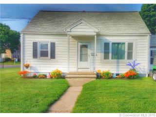 38 Kensington Pl, Bridgeport, CT 06610-1146