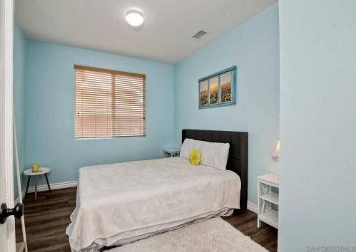 33551 Maplewood Ct, Temecula CA  92592-1832 exterior