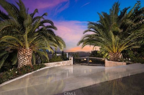 568 Avenida Esplendor, Walnut CA  91789-2684 exterior