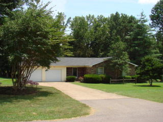280 Henderson Dr, Paris, TN 38242-8157