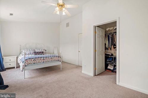 6975 Manahoac Pl, Gainesville VA  20155-1638 exterior