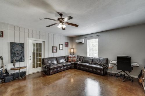 1511 Walnut Grv Rd, Midlothian TX  76065-4749 exterior