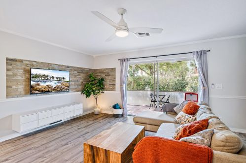 330 Timberwalk Trl, Jupiter FL  33458-5594 exterior