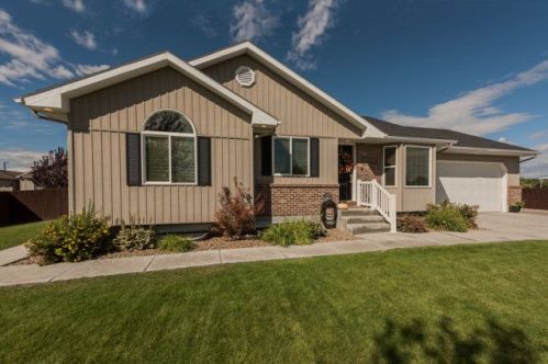 3231 Alder Cir, Iona, ID 83427-5020