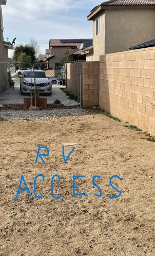 13135 Acacia Ave, Victorville CA  92392-6398 exterior