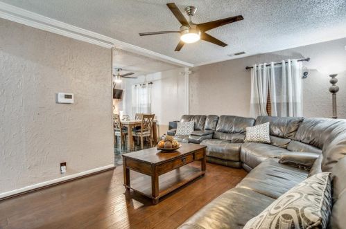 1626 Engle Ave, Dallas TX  75224-2402 exterior