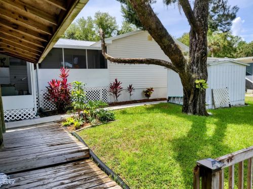 24521 Alligator Rd, Astor FL  32102-2401 exterior