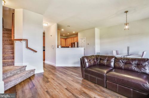 6102 Popes Creek Pl, Haymarket VA  20169-5421 exterior