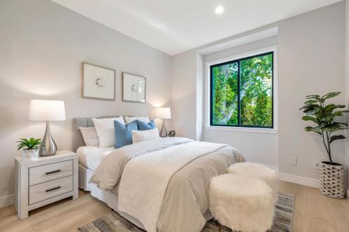 375 Chiquita Ave, Mountain View CA  94041-1007 exterior