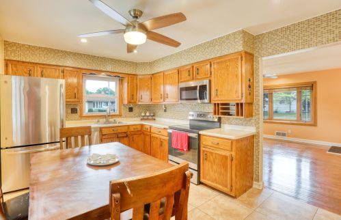 6445 18th St, Milwaukee, WI 53221-5208