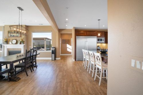 4025 Ashford Cir, Hollister CA  95023-8966 exterior
