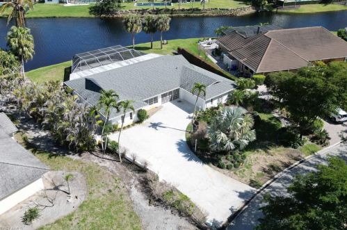 4776 Crayton Ct, Naples, FL 34103-3012