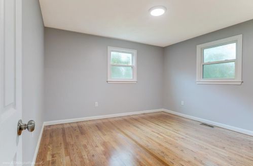 121 Fir Ave, Tiverton RI  02878-1640 exterior