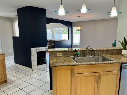 562 Eyerly Ave, Fort Pierce FL  34983-2944 exterior