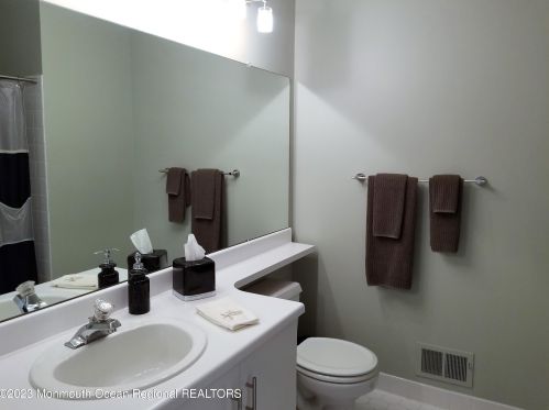 110 Tanya Cir, Tinton Falls NJ 07712-7915 exterior