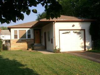 828 Wiltshire Rd, Columbus, OH 43204-2339
