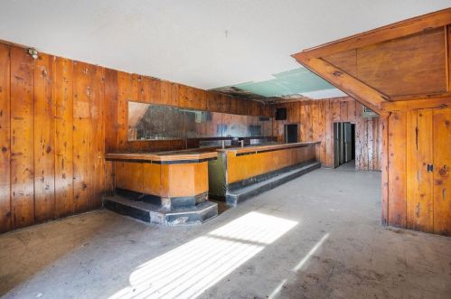 4712 International Blvd, Oakland CA  94601-5239 exterior