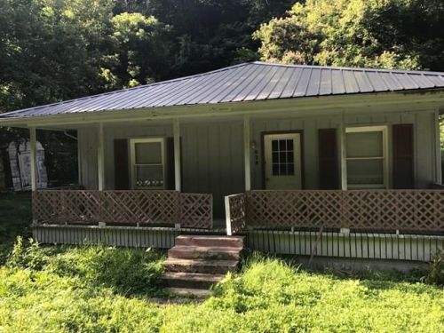 693 Wolfpit Branch Rd, Elkhorn City, KY 41522-7606