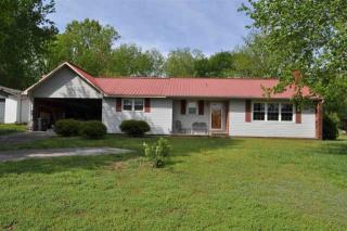 820 6th St, Etowah, TN 37331-1424