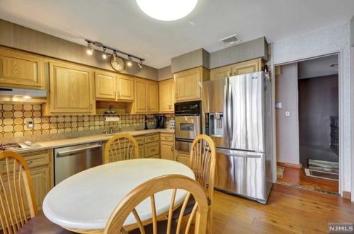 205 Larch Ave, Teaneck NJ  07666-2341 exterior